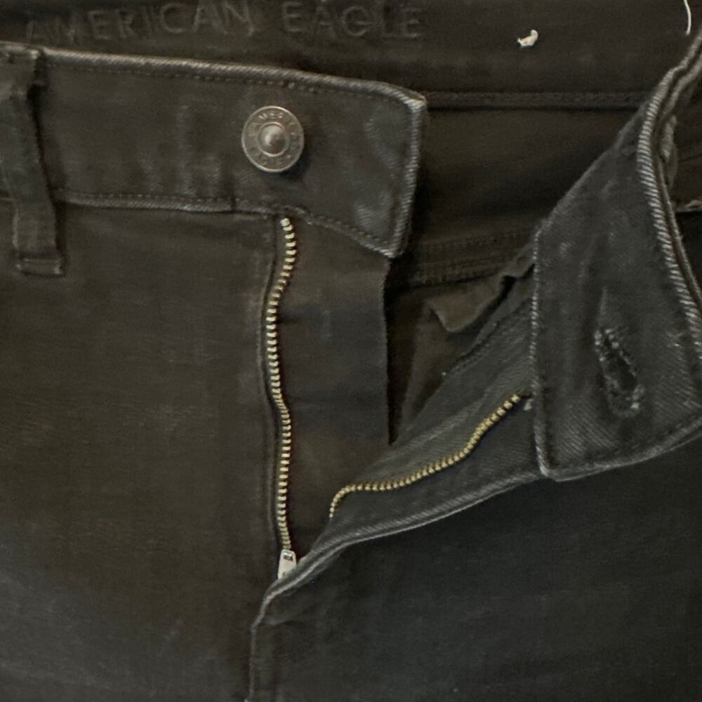 American Eagle Super High Rise Jegging Jeans Black Distressed Stretch Size 8 - Picture 4 of 11